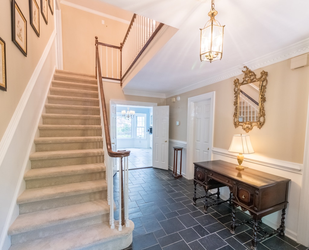 3325 Eagle Nest Point