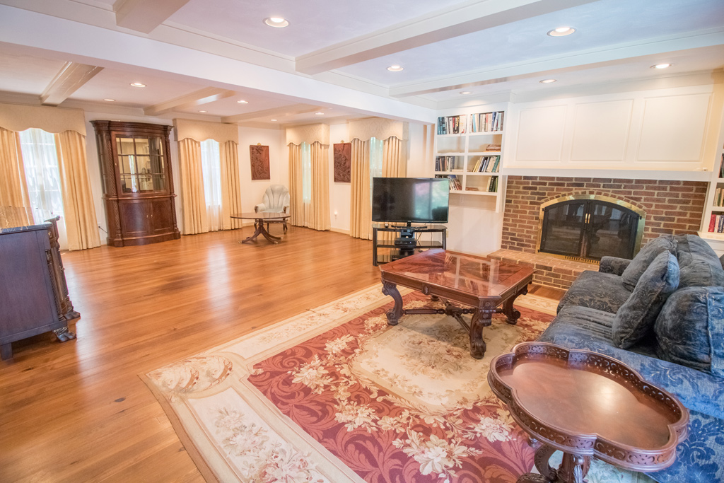 3325 Eagle Nest Point
