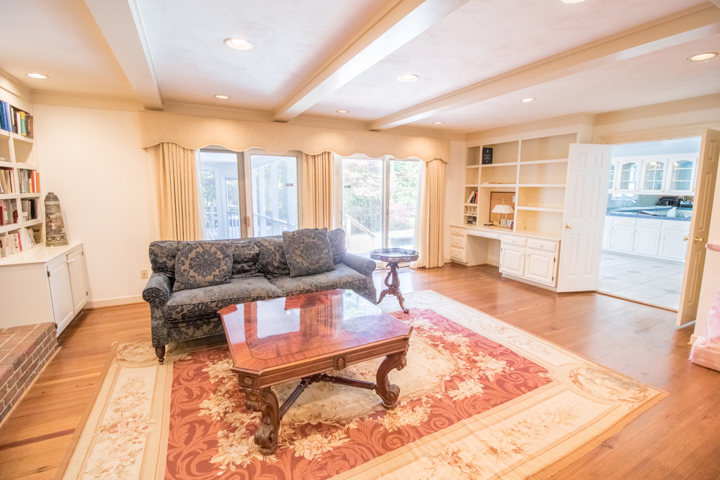 3325 Eagle Nest Point