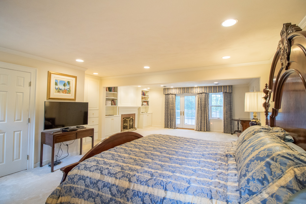 3325 Eagle Nest Point