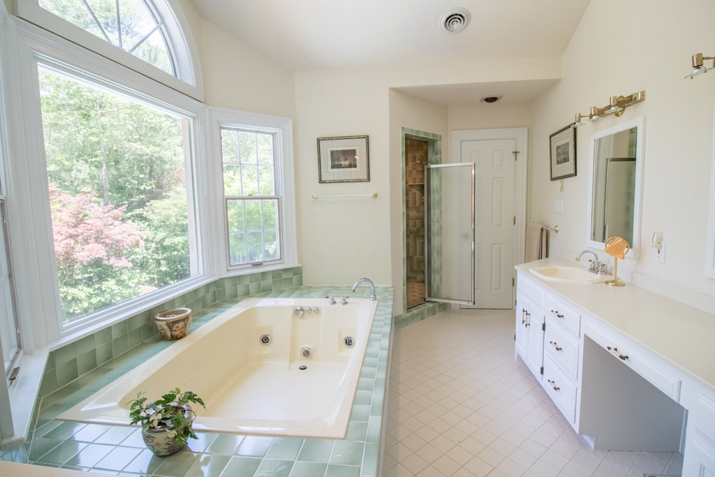 3325 Eagle Nest Point
